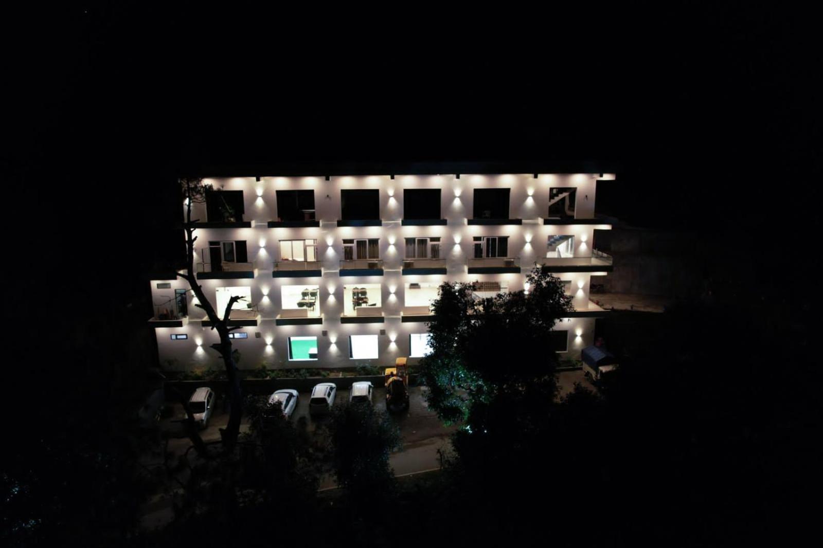 Hotel Candle Wood 참바 외부 사진
